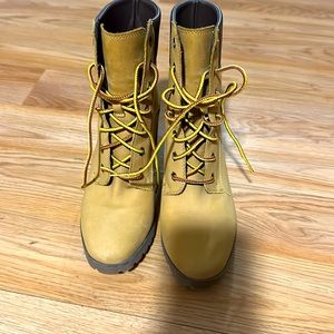 Timberland Boots Heels Women’s size 7.5